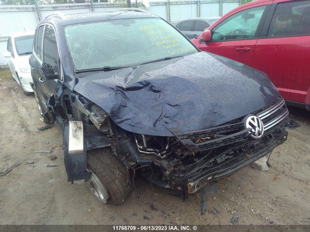WVGMV7AX1HK011608 Volkswagen Tiguan Comfortline