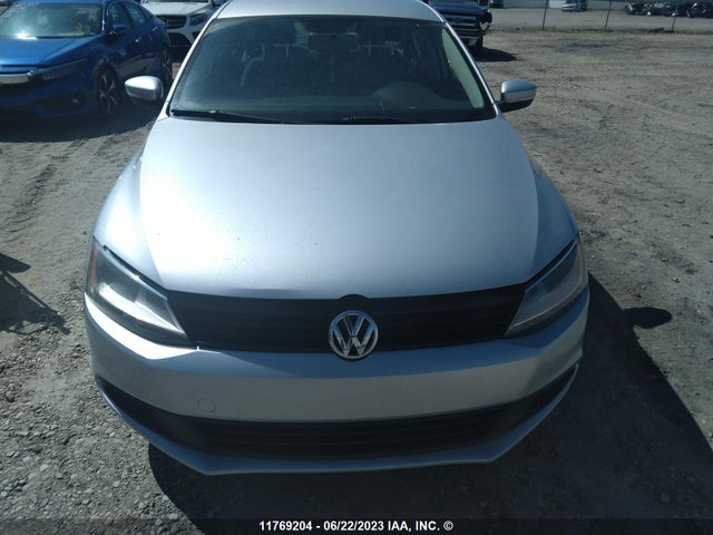 3VW2K7AJ7EM242742 Volkswagen JETTA S