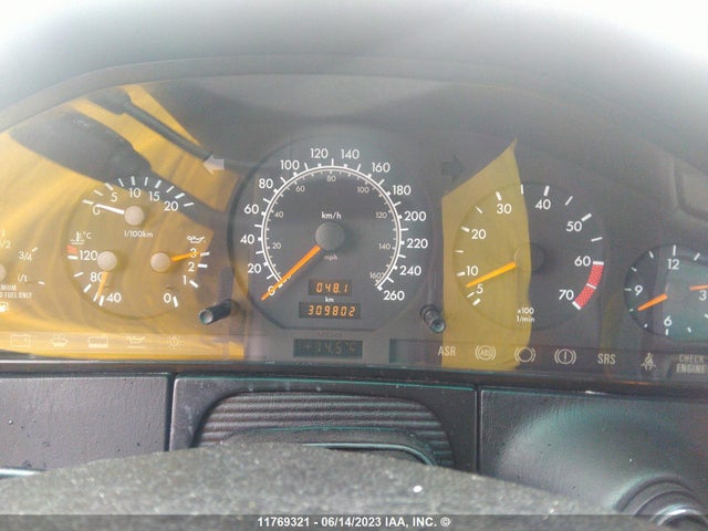 1997 MERCEDES-BENZ S 420 VIN: WDBGA43G4VA372095