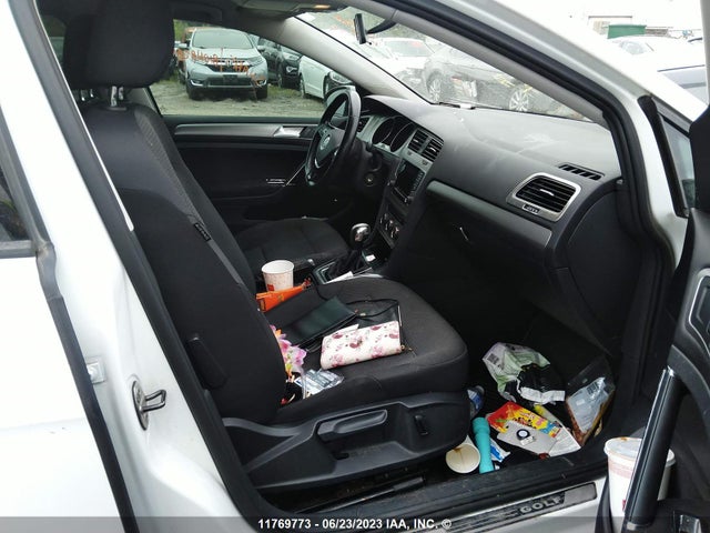 3VW217AU8FM051653 Volkswagen GOLF