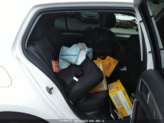 3VW217AU8FM051653 Volkswagen GOLF