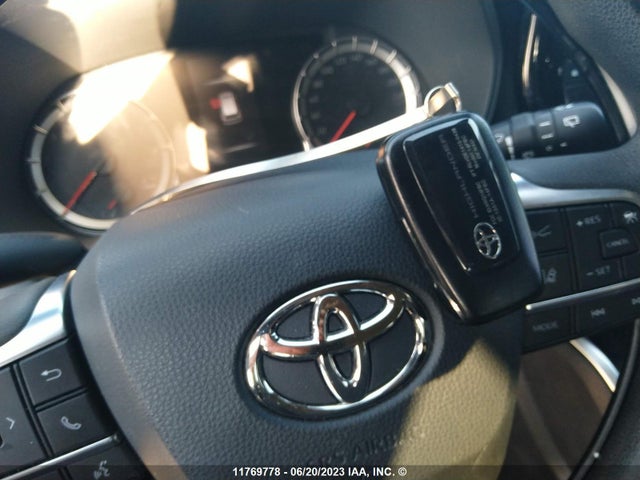 Toyota Highlander L/le 2020 5TDBZRBH1LS036870 Image 3