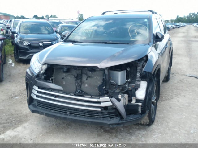 Toyota Highlander Le/le Plus 2018 5TDBZRFH9JS888696 Image 8