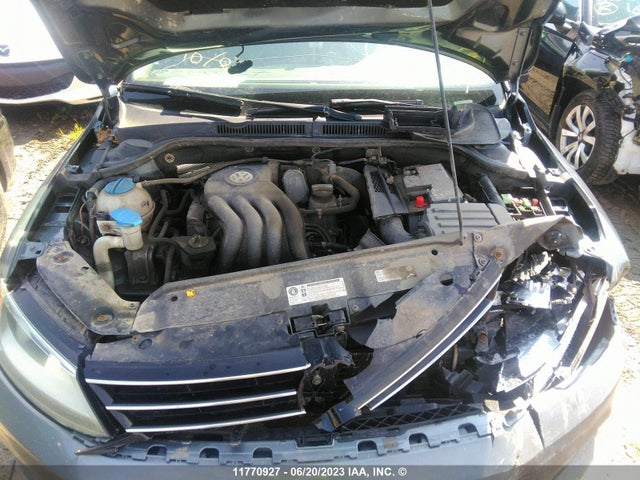 3VW1K7AJ9FM351877 Volkswagen JETTA S