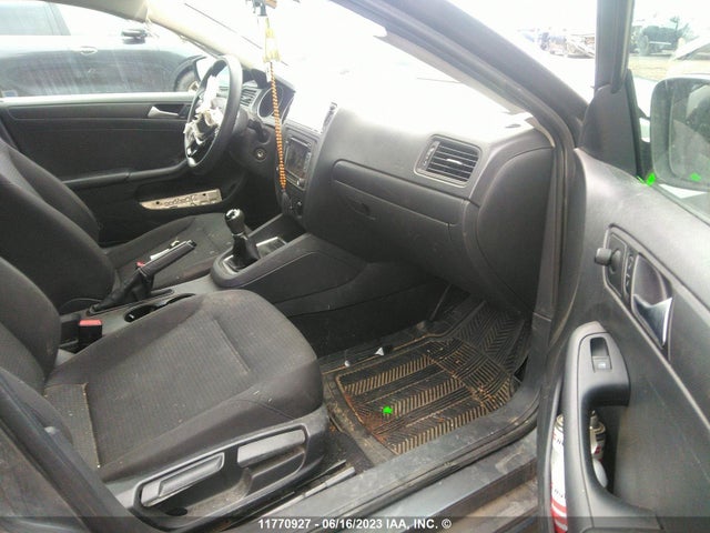 3VW1K7AJ9FM351877 Volkswagen JETTA S