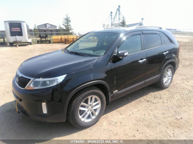 KIA SORENTO LX 2015 5XYKTDA75FG614970 Image 2