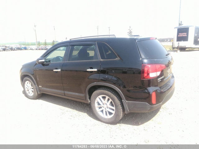 KIA SORENTO LX 2015 5XYKTDA75FG614970 Image 4