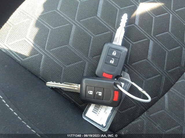 JA4AJUAU7NU600924 Mitsubishi RVR ES