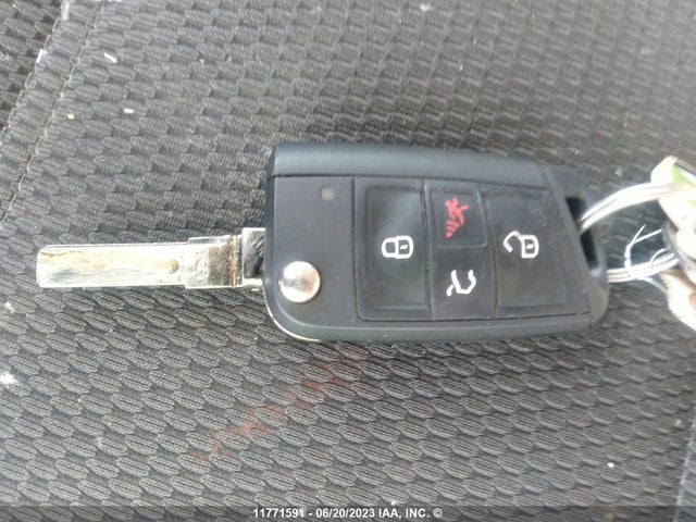 3VWW57AUXKM028732 Volkswagen GOLF S/SE