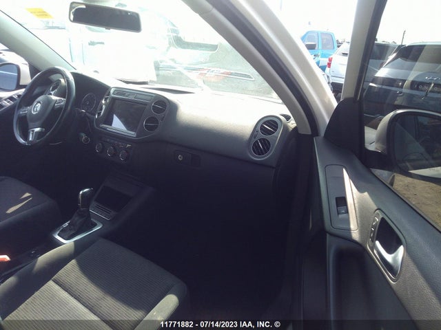 WVGJV3AX3EW511981 Volkswagen Tiguan S/se/sel/r-line