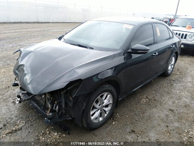 1VWAA7A34JC030215 Volkswagen Passat S/r-line