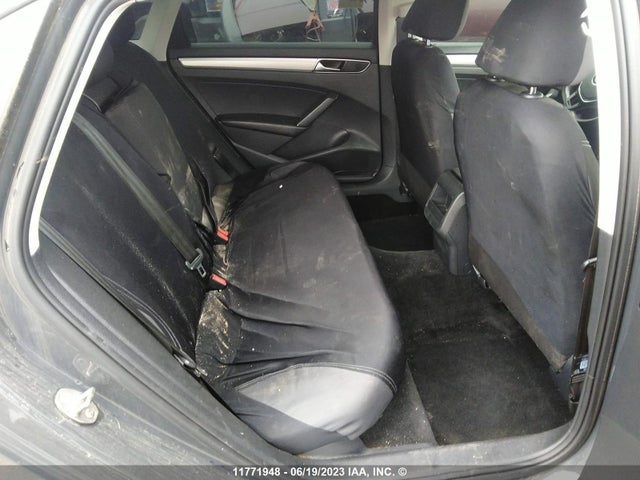 1VWAA7A34JC030215 Volkswagen Passat S/r-line