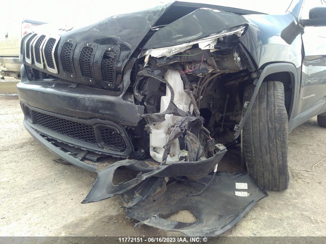 1C4PJMCS0FW651389 Jeep Cherokee Latitude