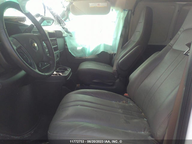 Chevrolet Express G2500 2023 1GCWGAFP1P1144337 Image 5