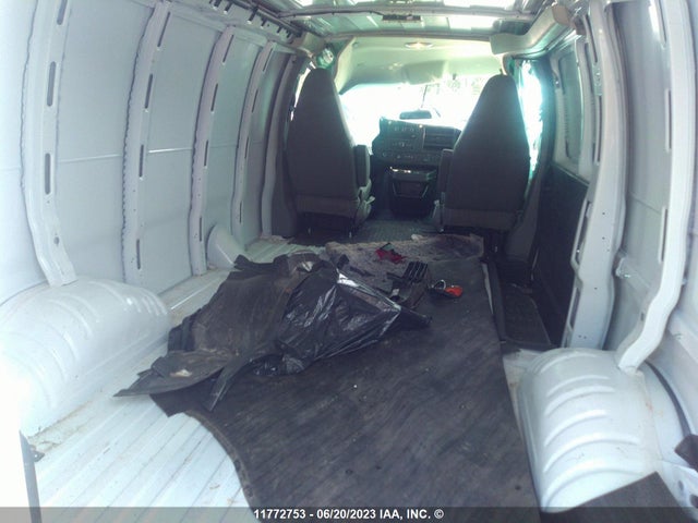 Chevrolet Express G2500 2023 1GCWGAFP1P1144337 Image 8