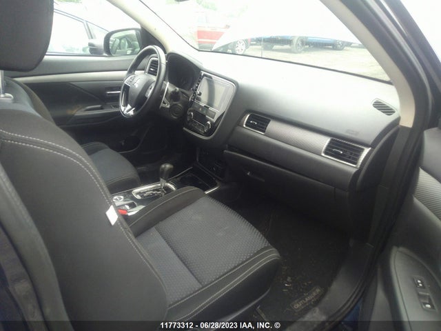 JA4JZ3AXXHZ609802 Mitsubishi Outlander Se/sel