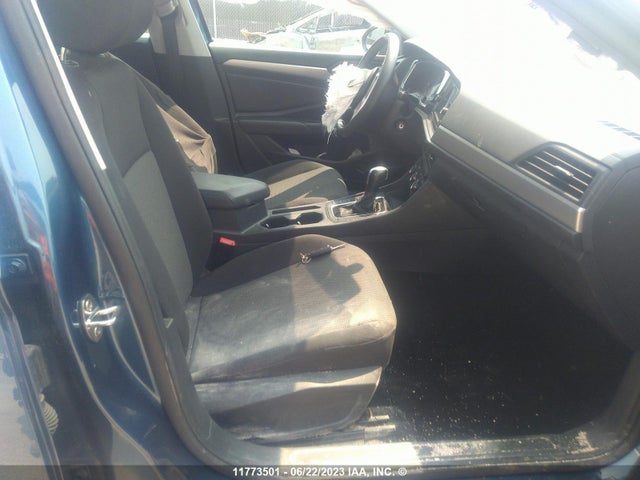 3VWC57BU3KM029786 Volkswagen JETTA