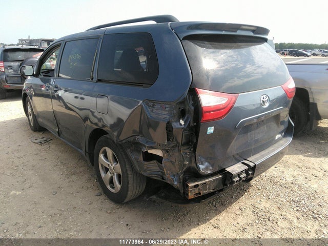 2016 Toyota Sienna Le მანქანა იყიდება აუქციონზე, vin: 5TDKK3DC7GS705975, აუქციონის ნომერი: 11773964