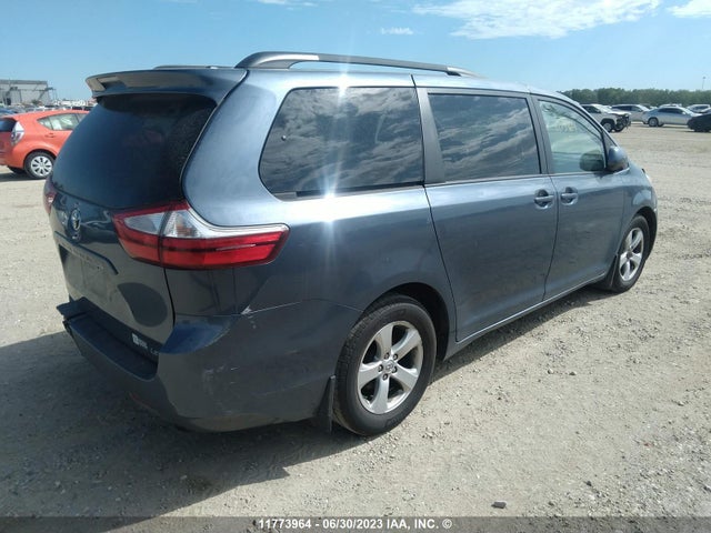 2016 Toyota Sienna Le მანქანა იყიდება აუქციონზე, vin: 5TDKK3DC7GS705975, აუქციონის ნომერი: 11773964