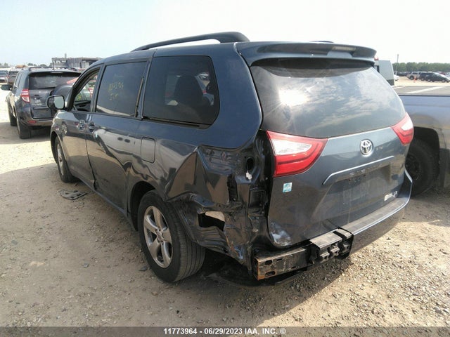 2016 Toyota Sienna Le მანქანა იყიდება აუქციონზე, vin: 5TDKK3DC7GS705975, აუქციონის ნომერი: 11773964