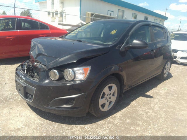 Chevrolet SONIC LS 2015 1G1JB6SH6F4215512 Image 2