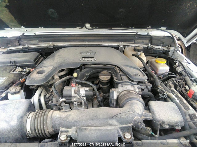 1C4HJXDG8MW612773 Jeep Wrangler Unlimited Sport 80th