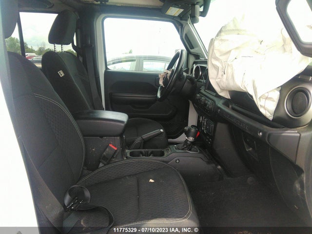 1C4HJXDG8MW612773 Jeep Wrangler Unlimited Sport 80th