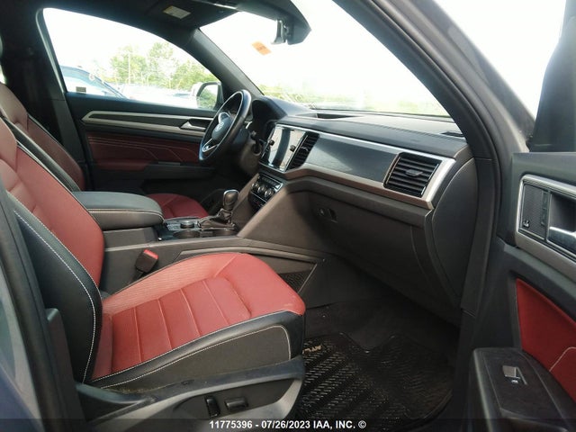 1V2FE2CA5NC213798 Volkswagen Atlas Cross Sport Se