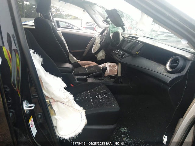 Toyota RAV4 LE 2018 2T3BFREV1JW773279 Image 5