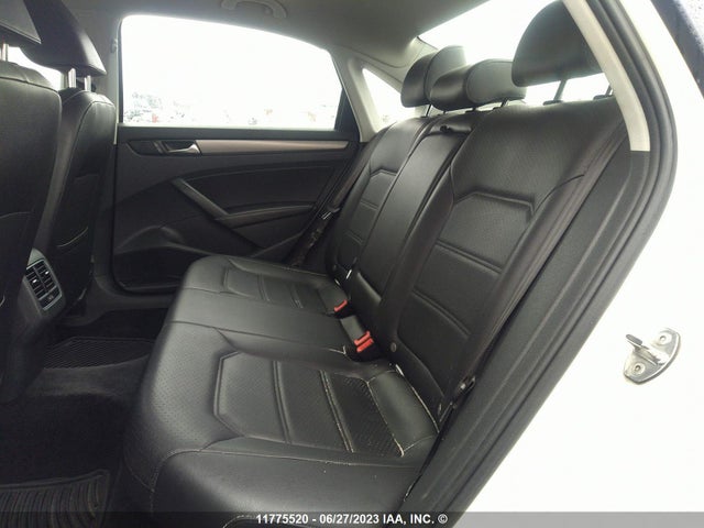 1VWBV7A35FC050005 Volkswagen PASSAT SE
