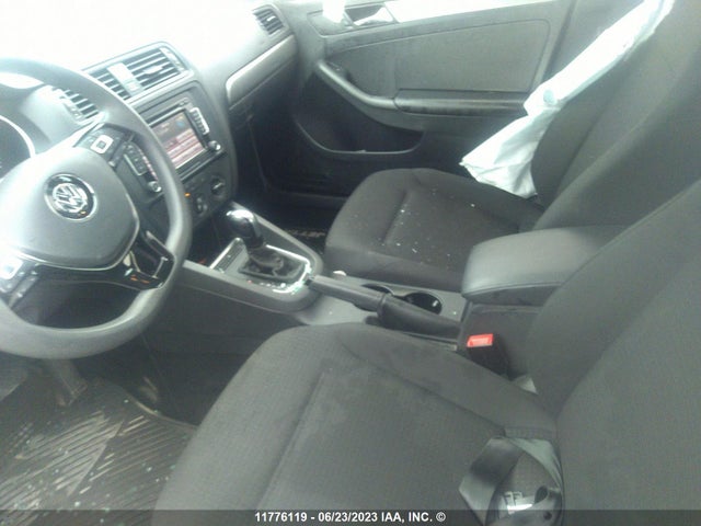 3VW2K7AJ5FM304138 Volkswagen JETTA S