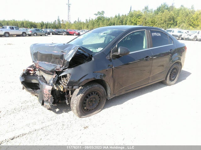 Chevrolet SONIC LT 2015 1G1JC5SH4F4181996 Image 2