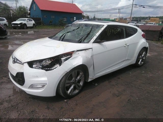Hyundai VELOSTER 2016 KMHTC6AD8GU283416 Image 2
