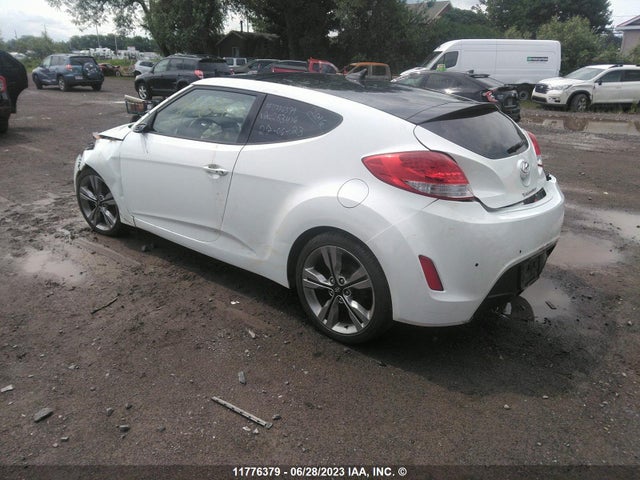 Hyundai VELOSTER 2016 KMHTC6AD8GU283416 Image 4