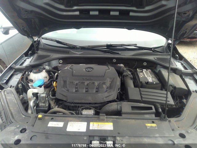1VWBA7A33NC007972 Volkswagen Passat Limited Edition