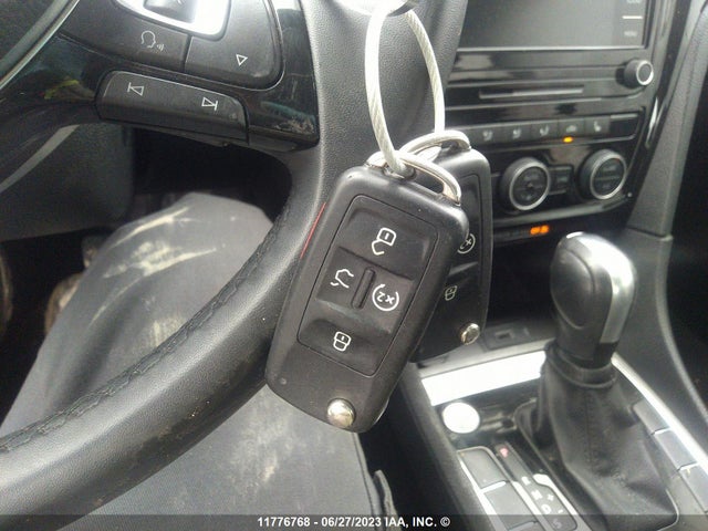 1VWBA7A33NC007972 Volkswagen Passat Limited Edition