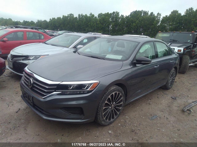 1VWBA7A33NC007972 Volkswagen Passat Limited Edition