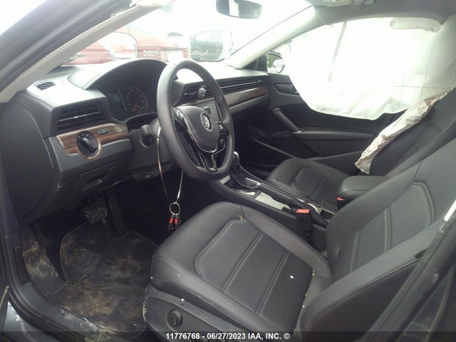 1VWBA7A33NC007972 Volkswagen Passat Limited Edition