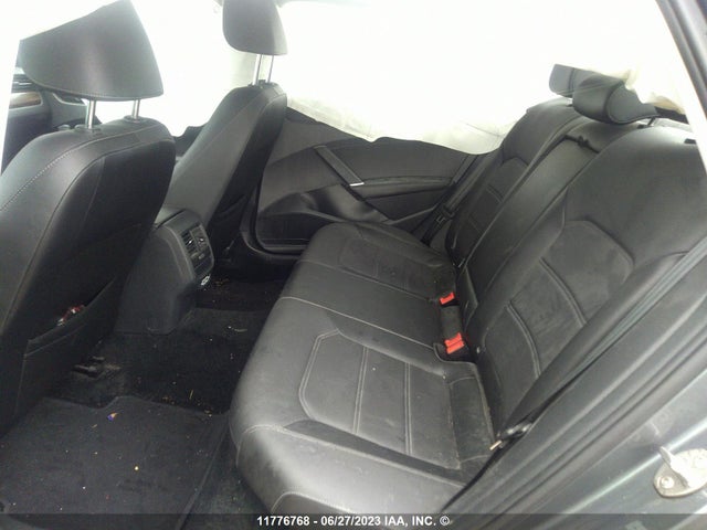 1VWBA7A33NC007972 Volkswagen Passat Limited Edition