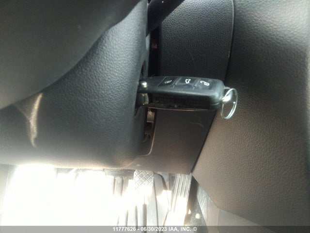 3VW1K7AJ4FM266235 Volkswagen JETTA S