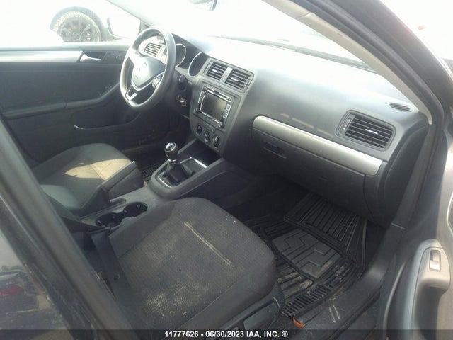 3VW1K7AJ4FM266235 Volkswagen JETTA S