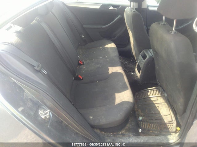 3VW1K7AJ4FM266235 Volkswagen JETTA S