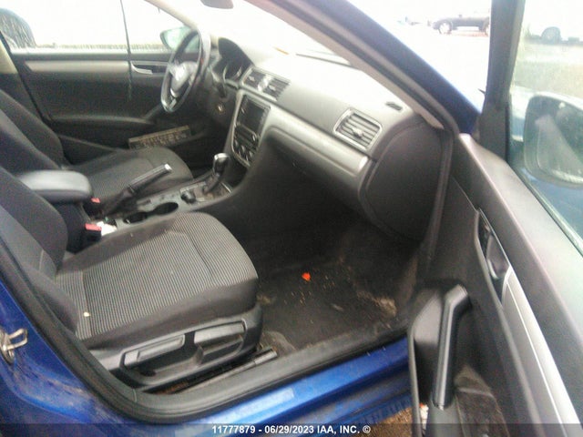 1VWAT7A33HC003124 Volkswagen PASSAT S