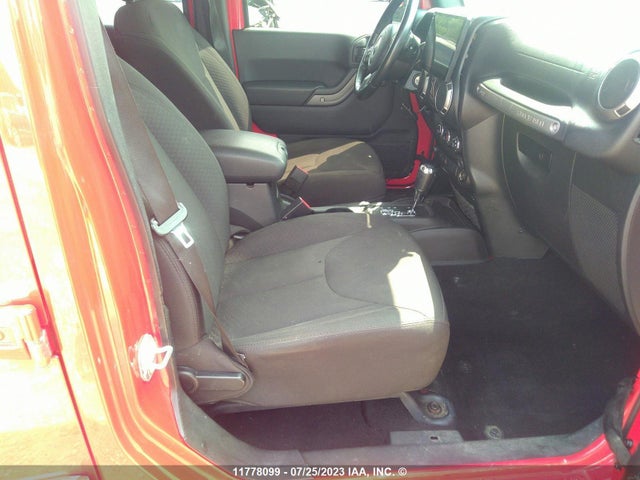 1C4BJWDG0HL675387 Jeep Wrangler Unlimited Sport