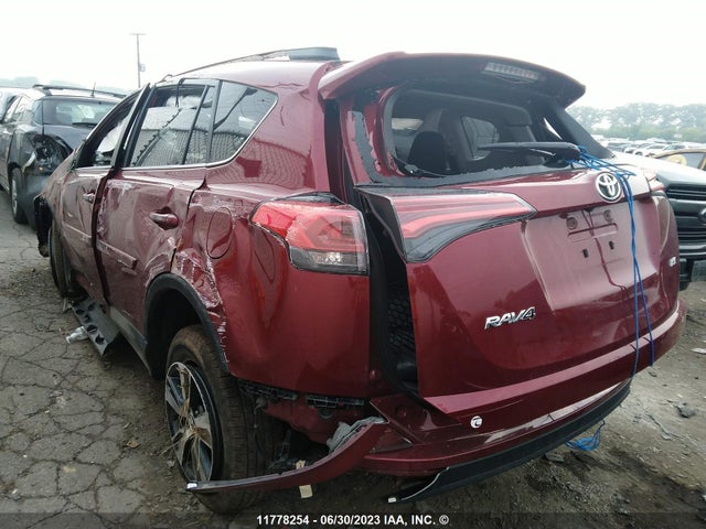 Toyota RAV4 LE 2018 2T3ZFREV5JW475042 Image 3