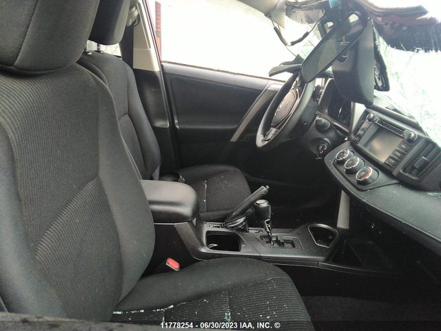 Toyota RAV4 LE 2018 2T3ZFREV5JW475042 Image 5