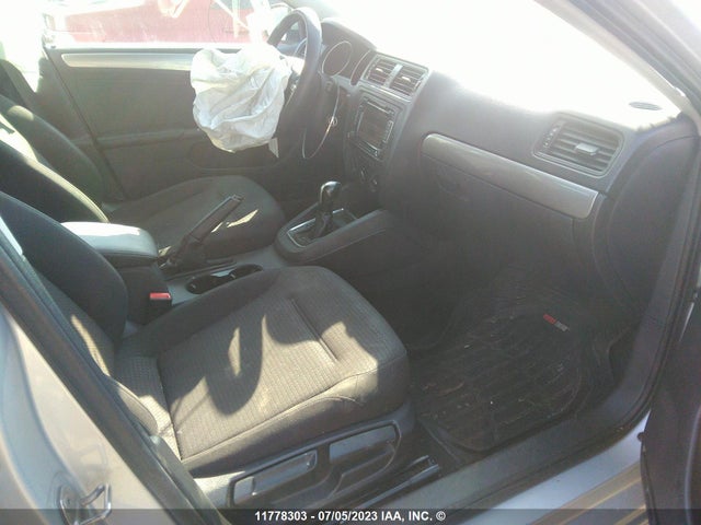 3VW2K7AJ8FM356704 Volkswagen JETTA S