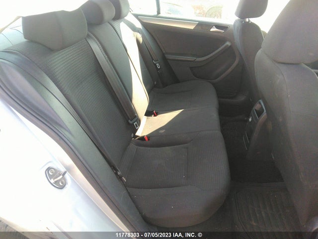 3VW2K7AJ8FM356704 Volkswagen JETTA S