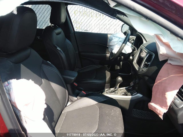 3C4NJDBB8MT557983 Jeep Compass