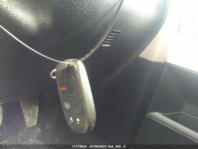1C6RR7VT7ES385679 RAM 1500 Laramie